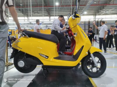 tráng keo chống đinh xe điện – xe máy điện VinFast Evo200